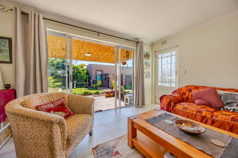 2 Bedroom Property for Sale in Lakeside Western Cape